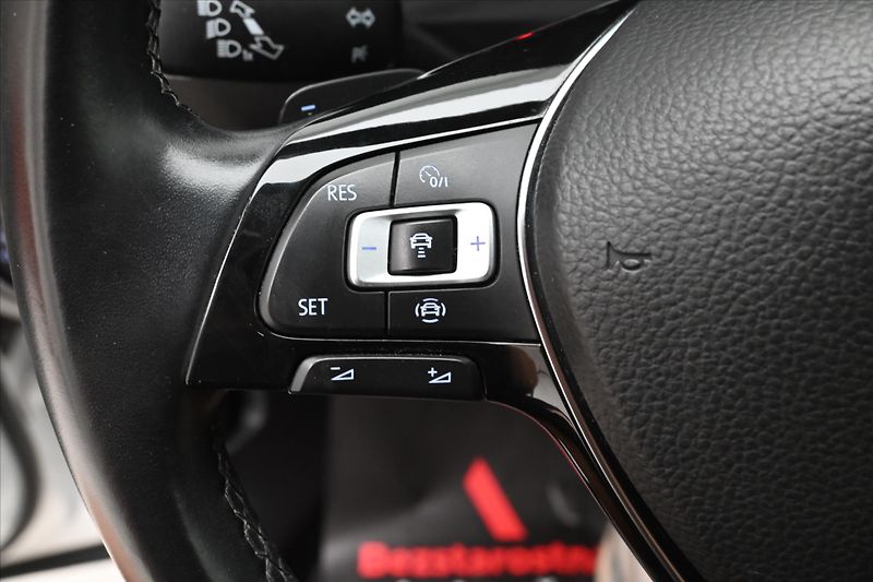 Volkswagen Tiguan Allspace 2,0 TDI 110KW 4MOTION Záruka a - fotka 23 z 31