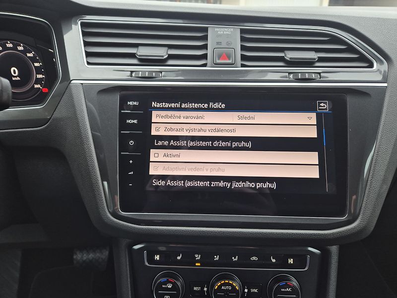 Volkswagen Tiguan 2,0TDi 140kw DSG 4x4 18ALU TZ - fotka 26 z 50