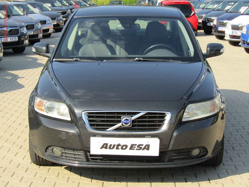Volvo S40 (2008) 1.6D, ČR, AC - fotka 2 z 16