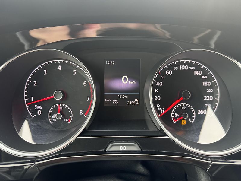 Volkswagen Touran (2017) 1.4TSi 110kW, Highline, 7 míst - fotka 27 z 48