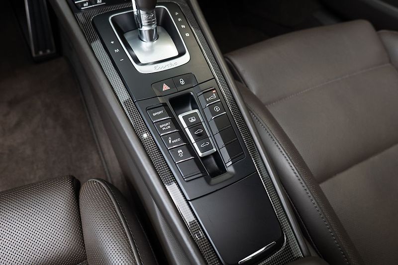 Porsche 911 Turbo S Karbon/Burmester/PCCB/ - fotka 12 z 23