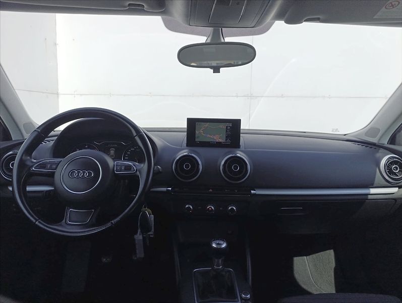 Audi A3 1,6 TDi Bi-xenon,Navi,Tempomat - fotka 15 z 34