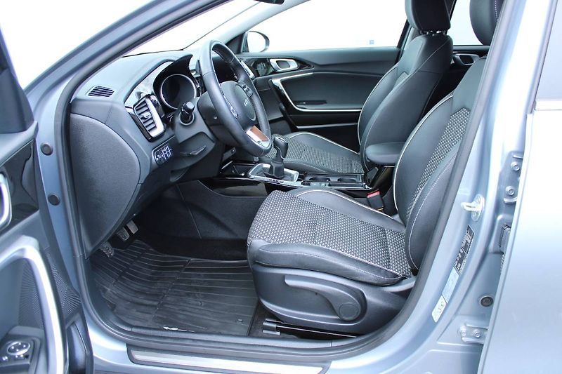 Kia XCeed (2023) 1.5 T-GDI 117kW TOP  záruka - fotka 13 z 32
