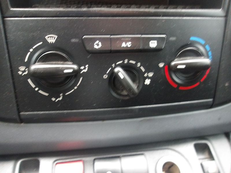 Citroën Berlingo 1,6HDi 66kW ČR 2xŠOUPAČKY !!! - fotka 25 z 28