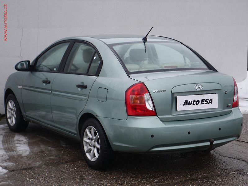 Hyundai Accent (2007) 1.5 CRDi, 1.maj,ČR, TZ, park - fotka 4 z 17