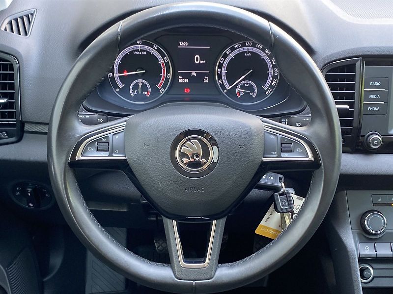 Škoda Karoq (2020) 1.0 TSI Active + - fotka 6 z 28