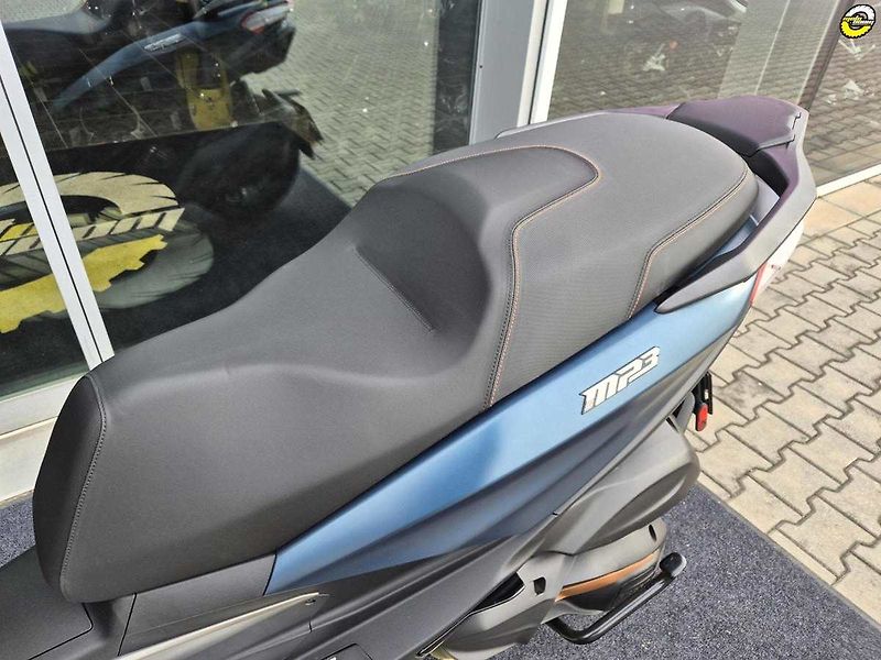 Piaggio MP3 530 Exclusive (2026) E5+ - fotka 20 z 26