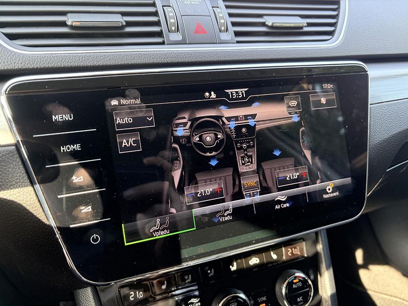 Škoda Superb 2.0TDI DSG MATRIX CANTON - fotka 39 z 59
