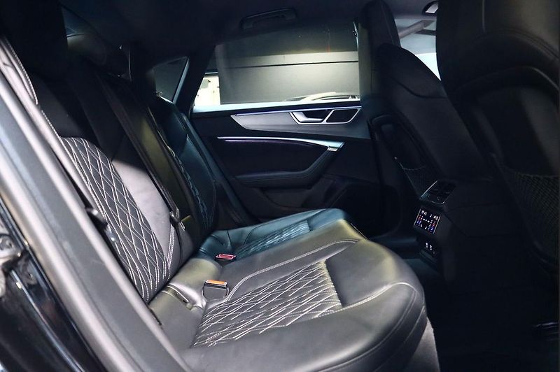 Audi A7 55 TFSI e quattro Matrix B&O - fotka 14 z 26