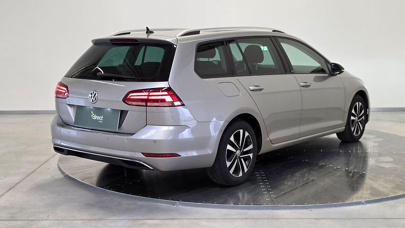 Volkswagen Golf - fotka 4 z 6