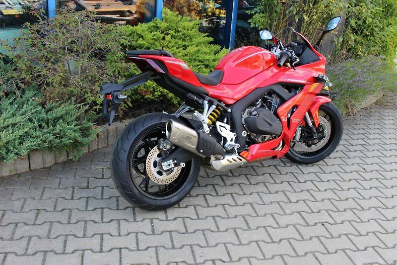 QJ Motor (2026) SRK 800 RR NOVINKA  MODEL  26 - fotka 8 z 13