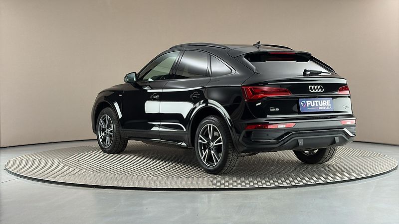 Audi Q5 2.0 40TDI S Tronic Quattro SLi - fotka 2 z 32