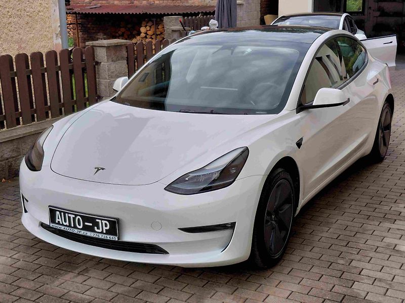 Tesla Model 3 (2023) RWD !!! LONG RANGE !!! LED ACC - fotka 6 z 11