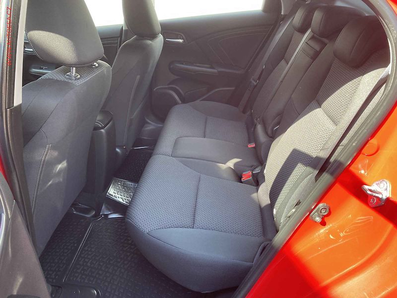 Honda Civic (2016) 1.4 i-VTEC, Xenon, AC - fotka 9 z 16