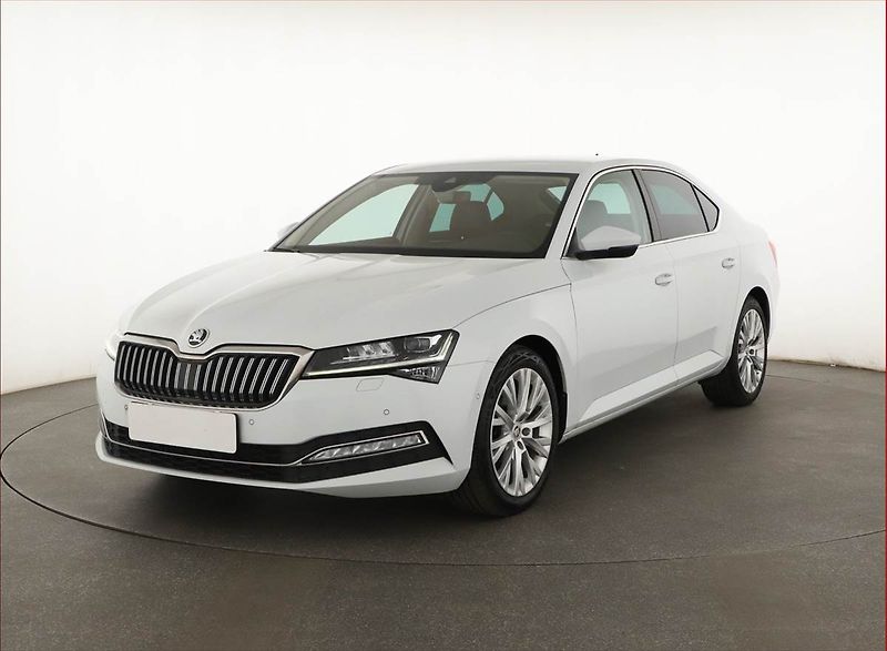Škoda Superb (2021) Style 2.0 TDI - fotka 2 z 20
