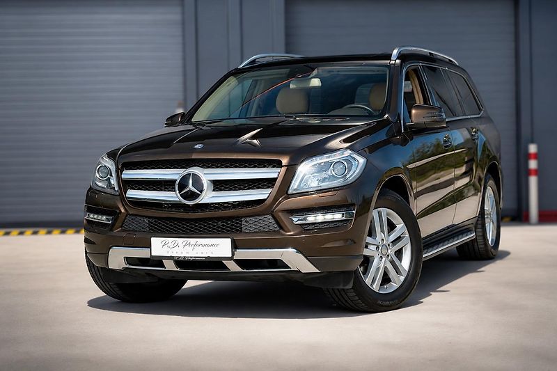 Mercedes-Benz GL (2014) GL 350 Bluetec 4Matic - fotka 6 z 42