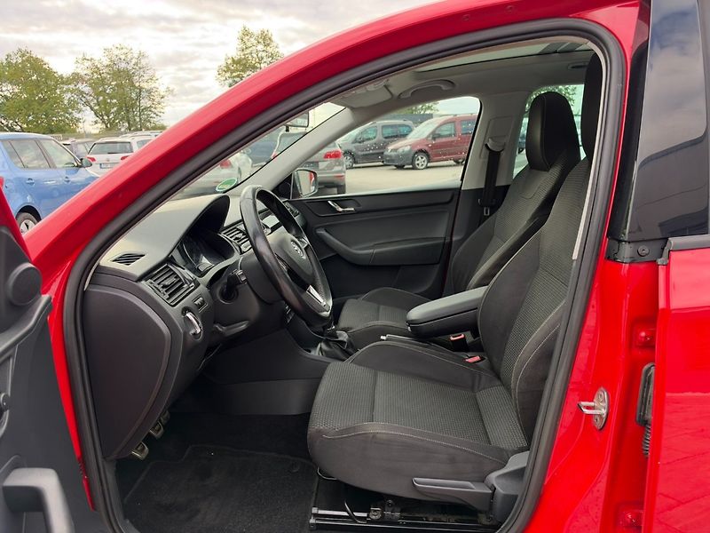 Škoda Rapid (2014) Spaceback 1.2 TSI StylePlus - fotka 10 z 31