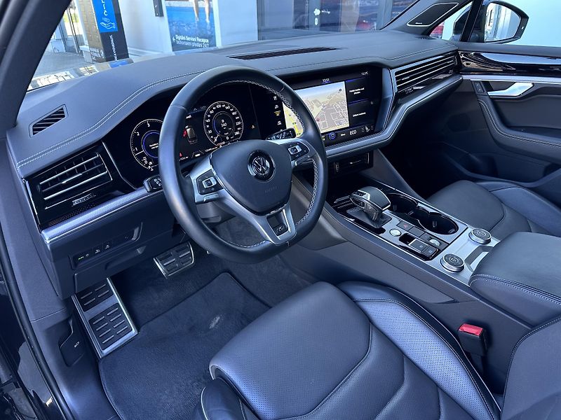 Volkswagen Touareg 3.0TDI R-LINE 4M, TAŽNÉ, VZDUC - fotka 11 z 31