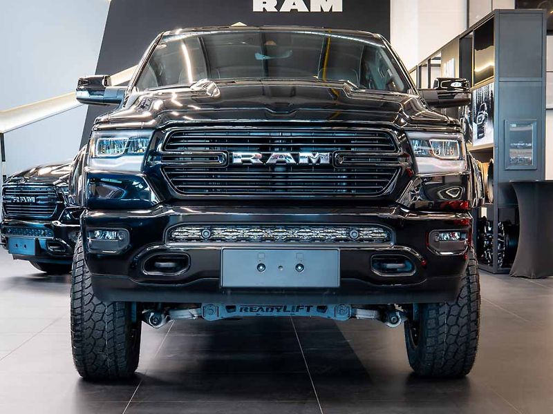 Dodge RAM (2025) 5.7 V8 Laramie Sport 6 LIFT - fotka 9 z 42