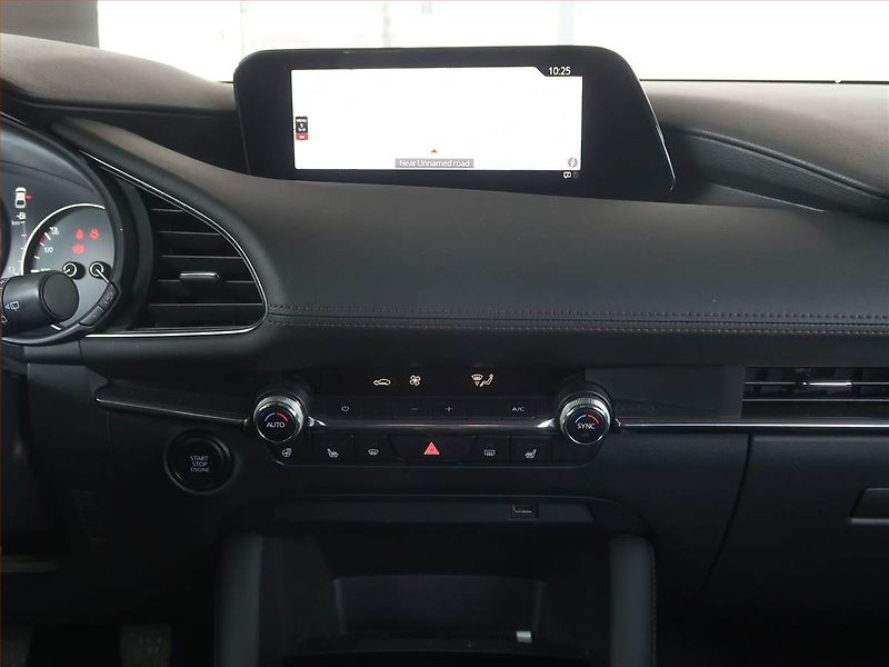 Mazda 3 (2019) 2.0 Skyactiv-G, ČR,1.maj, Navi - fotka 12 z 18