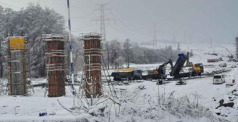 Stavba dálnice D6 na hranici Ústeckého a Karlovarského kraje.