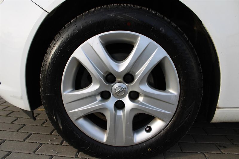 Opel Insignia 2.0 CDTI NAVI - fotka 9 z 20