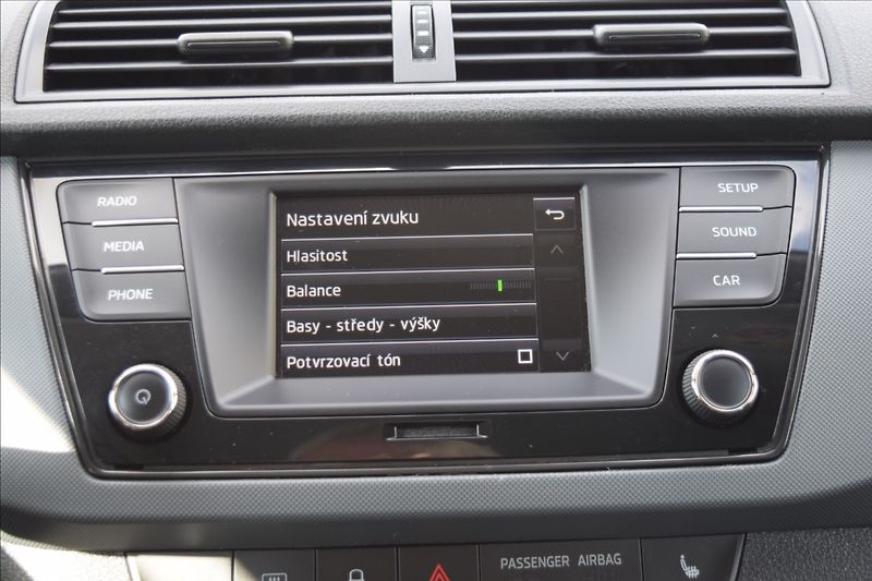 Škoda Fabia 1,0 MPI 55KW PO SERVISE VÝHŘEV - fotka 33 z 43