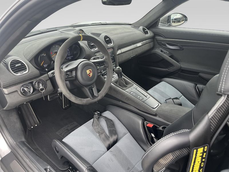 Porsche Cayman GT4 RS - fotka 16 z 26