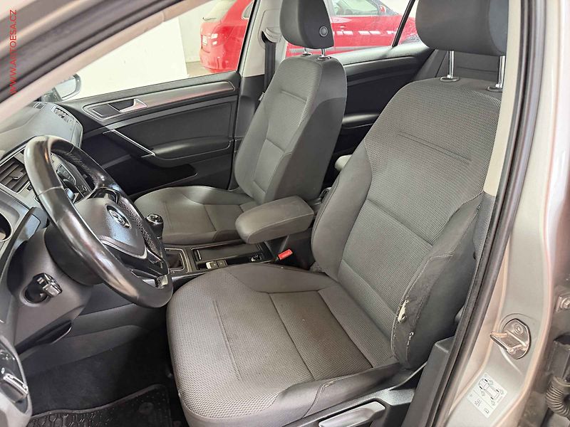 Volkswagen Golf (2013) 1.2 TSi VII, Comfortline, TZ - fotka 9 z 17