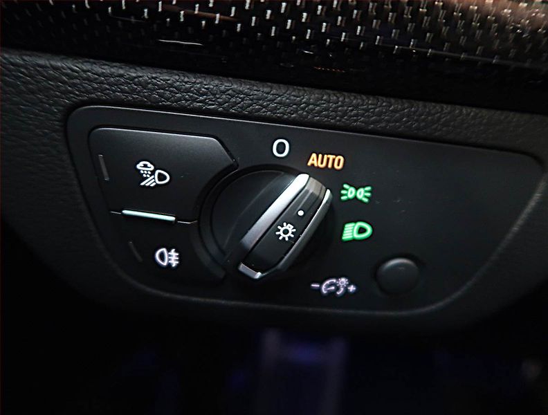 Audi SQ5 (2018) 3.0 TFSI - fotka 19 z 27
