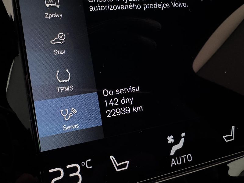 Volvo XC90 B5 AWD PLUS DARK CZ 1.maj - fotka 50 z 51