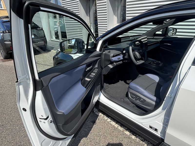 Subaru Solterra (2026) Touring 73 kWh AWD 252 kW - fotka 41 z 74