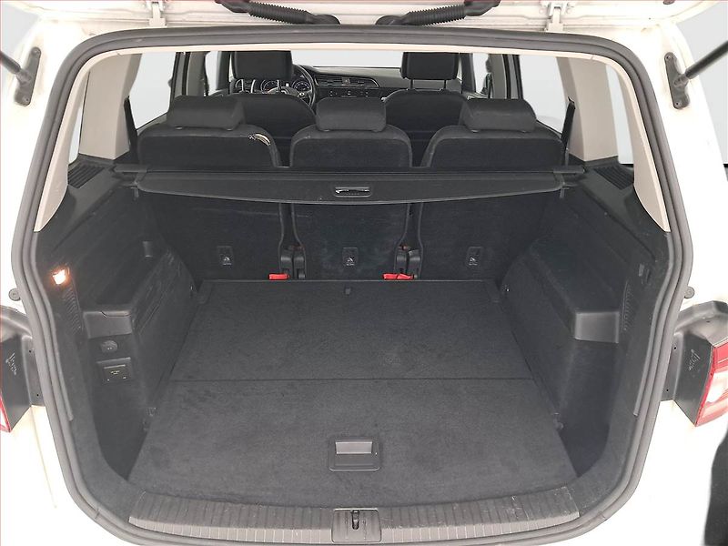 Volkswagen Touran (2019) Highline 1.6 TDI, Automat - fotka 14 z 19