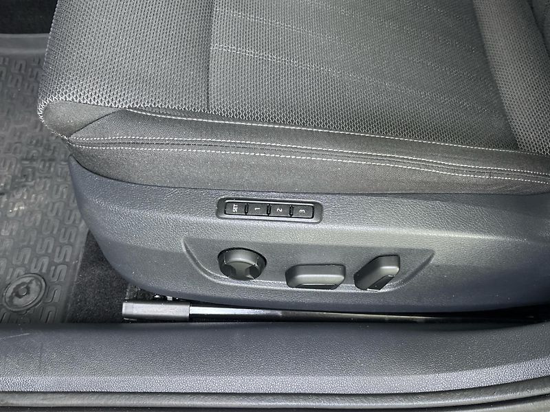Škoda Superb Style DSG - fotka 27 z 30