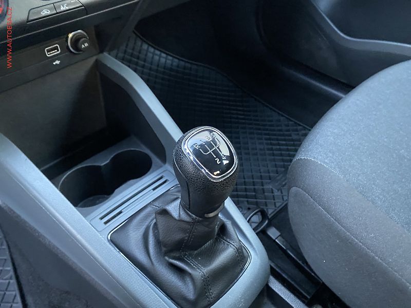 Škoda Fabia (2019) 1.0 TSi, 1.maj,ČR, Active - fotka 16 z 16