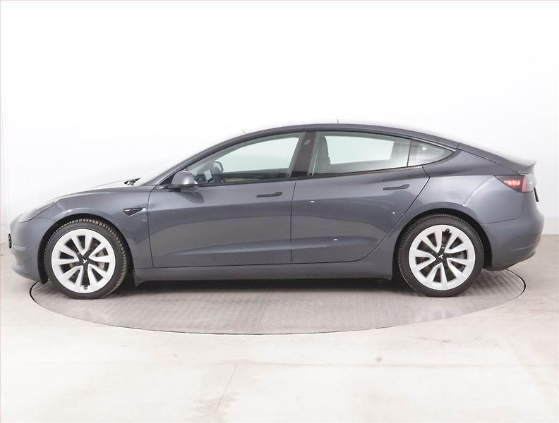 Tesla Model 3 (2021) Long Range 4WD 79kWh, SoH 92% - fotka 3 z 23