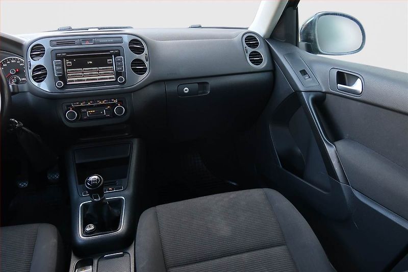 Volkswagen Tiguan (2012) 2.0 TDI, Tempomat - fotka 8 z 18