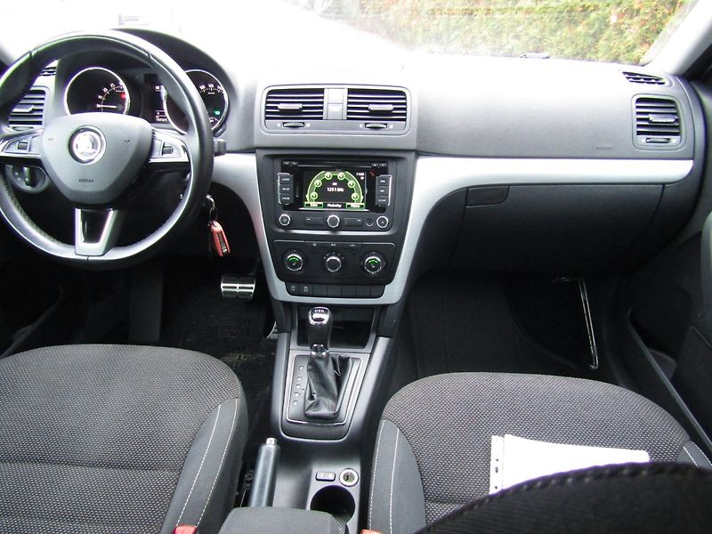 Škoda Yeti (2014) 1.6 TDI 77kW DSG BEZ KOROZE - fotka 15 z 39