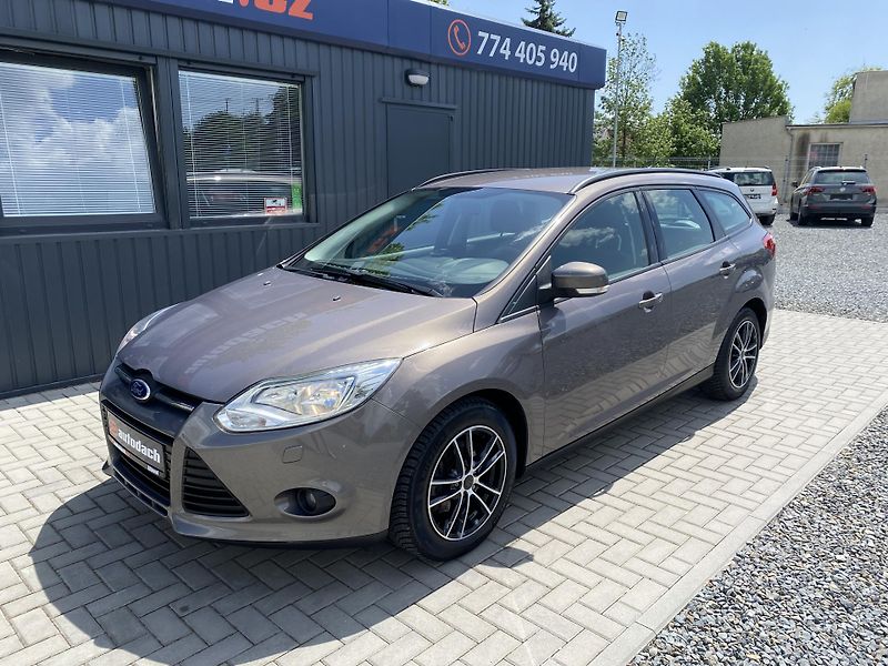Ford Focus 1.6i 77kW - KLIMA - 118 000KM - fotka 2 z 39