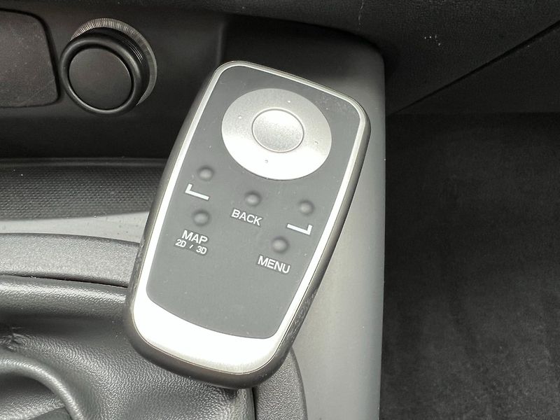 Renault Scénic (2012) 1.6i 16V 81kW Klima! Tažné! - fotka 16 z 28