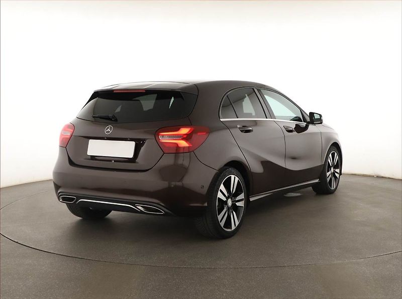 Mercedes-Benz Třídy A (2017) A 180 d, Automat, Serv.kniha - fotka 5 z 18