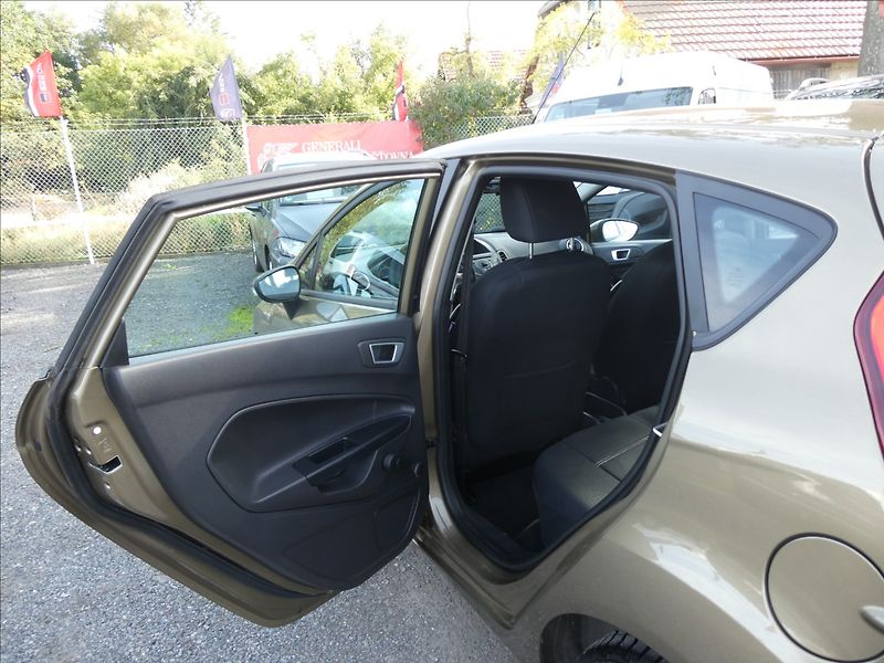 Ford Fiesta 1,2 i 60kW 1.MAJITEL, SERVISKA - fotka 19 z 44