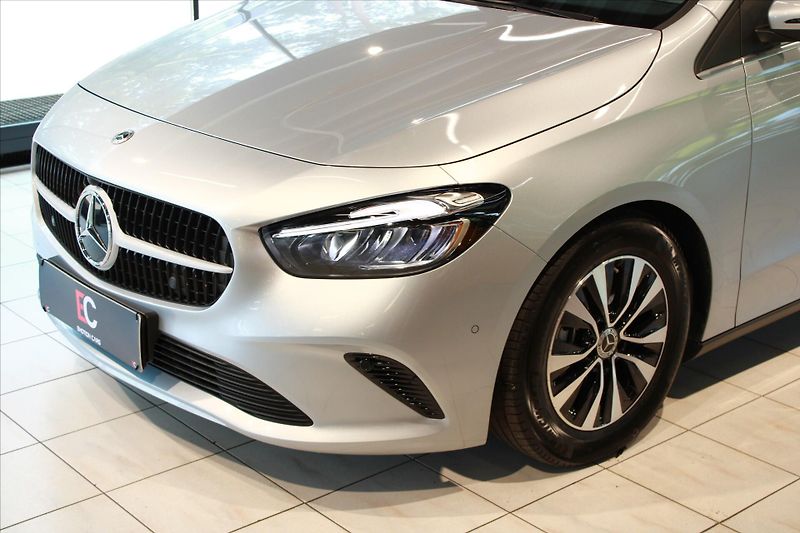 Mercedes-Benz Třídy B 180 MBUX / 1000km / DPH / LED - fotka 7 z 32