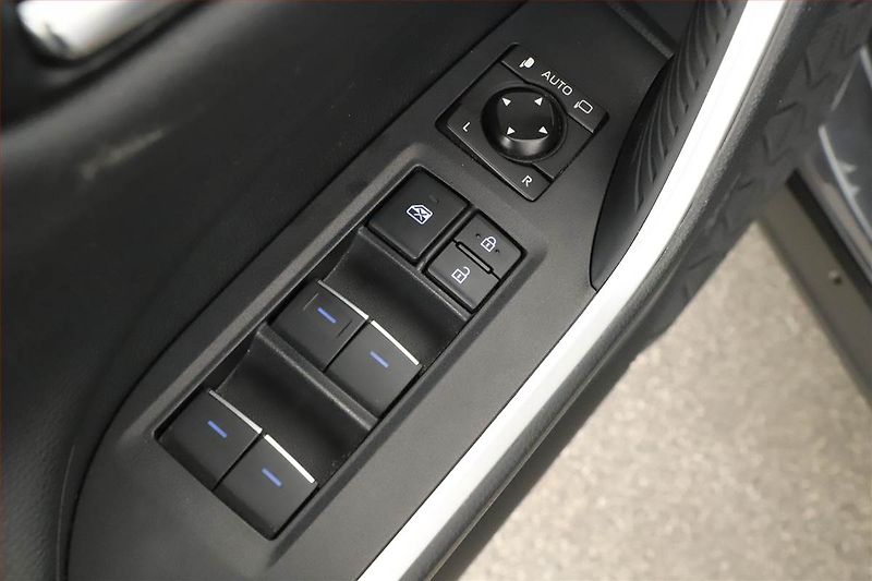 Toyota RAV4 (2021) 2.5 Plug-in - fotka 22 z 27