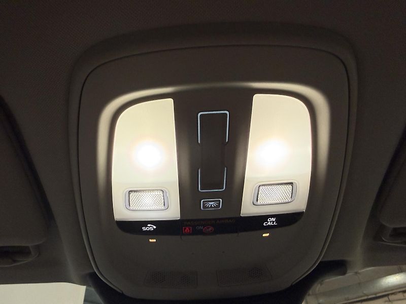 Volvo V90 T8 AWD Recharge Inscription Au - fotka 13 z 17