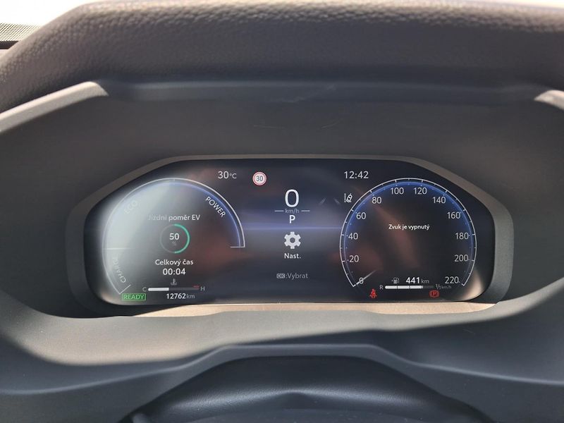 Toyota RAV4 2.5 HSD e-CVT AWD GR-Sport - fotka 15 z 24