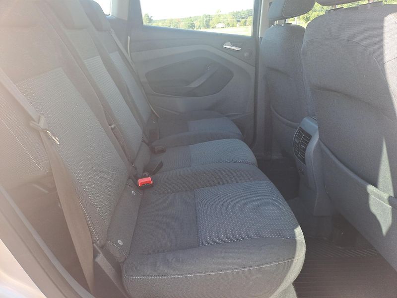Ford C-MAX (2011) 1.6 77 KW, SERVISKA,PĚKNÝ STAV - fotka 26 z 33