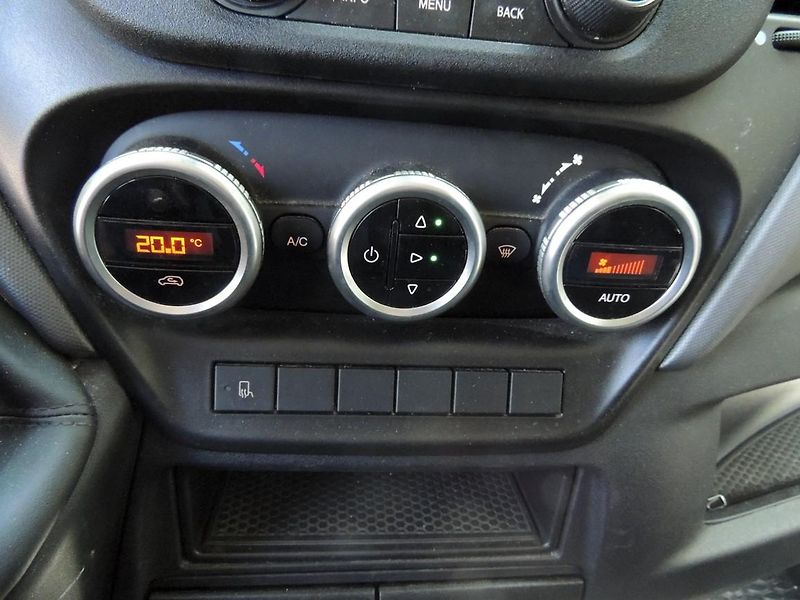 Iveco Daily (2022) 3.0D,129kw,automat,ČR,1.maj. - fotka 14 z 19