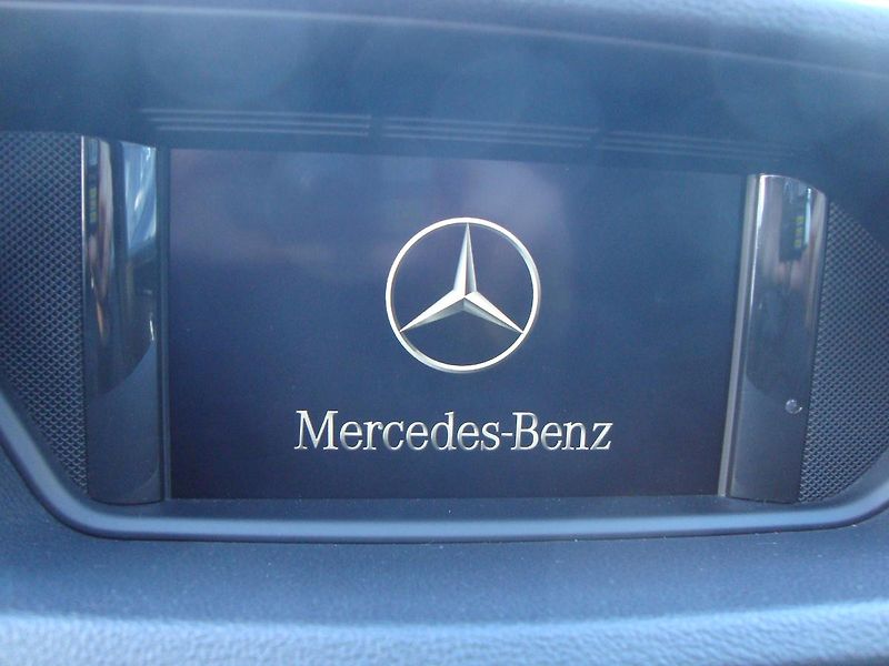Mercedes-Benz Třídy E (2008) E 500,1.Maj. v ČR,Servisní k. - fotka 31 z 74