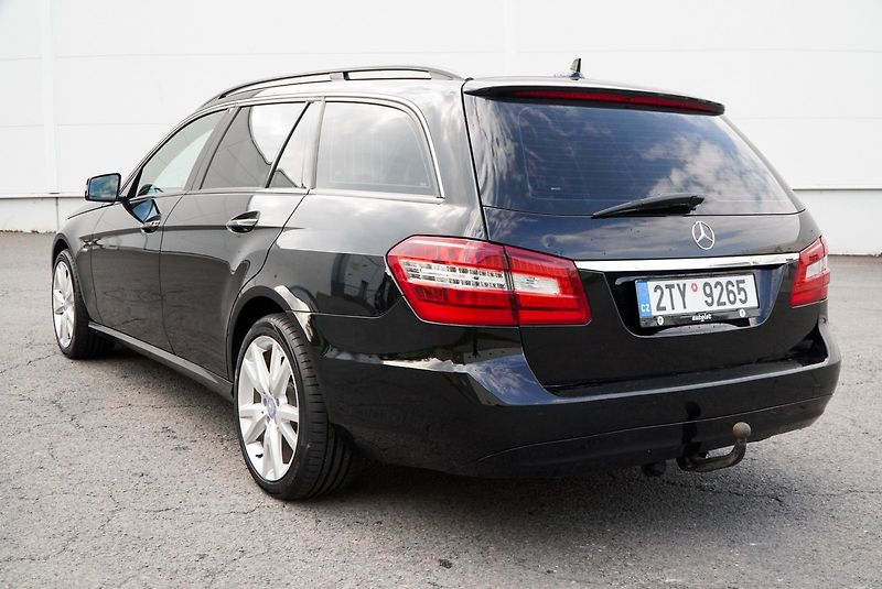 Mercedes-Benz Třídy E 220 CDI BlueEfficiency - fotka 8 z 29